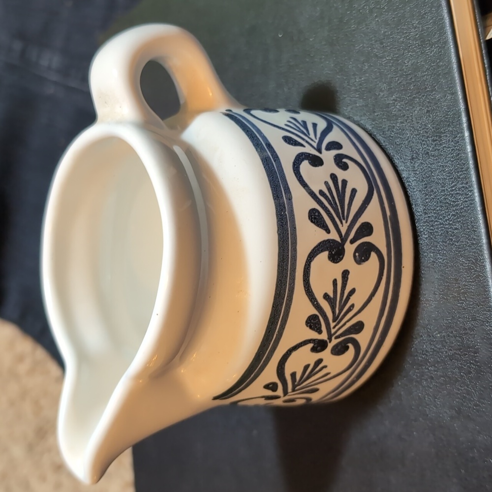 Hungarian small pitcher